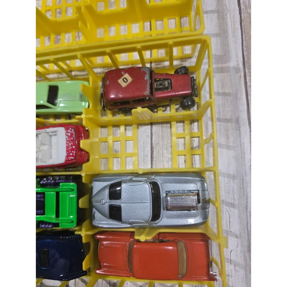 Vintage 1994‎ Matchbox Official Collectors Carry Case Playcity with Cars Lot